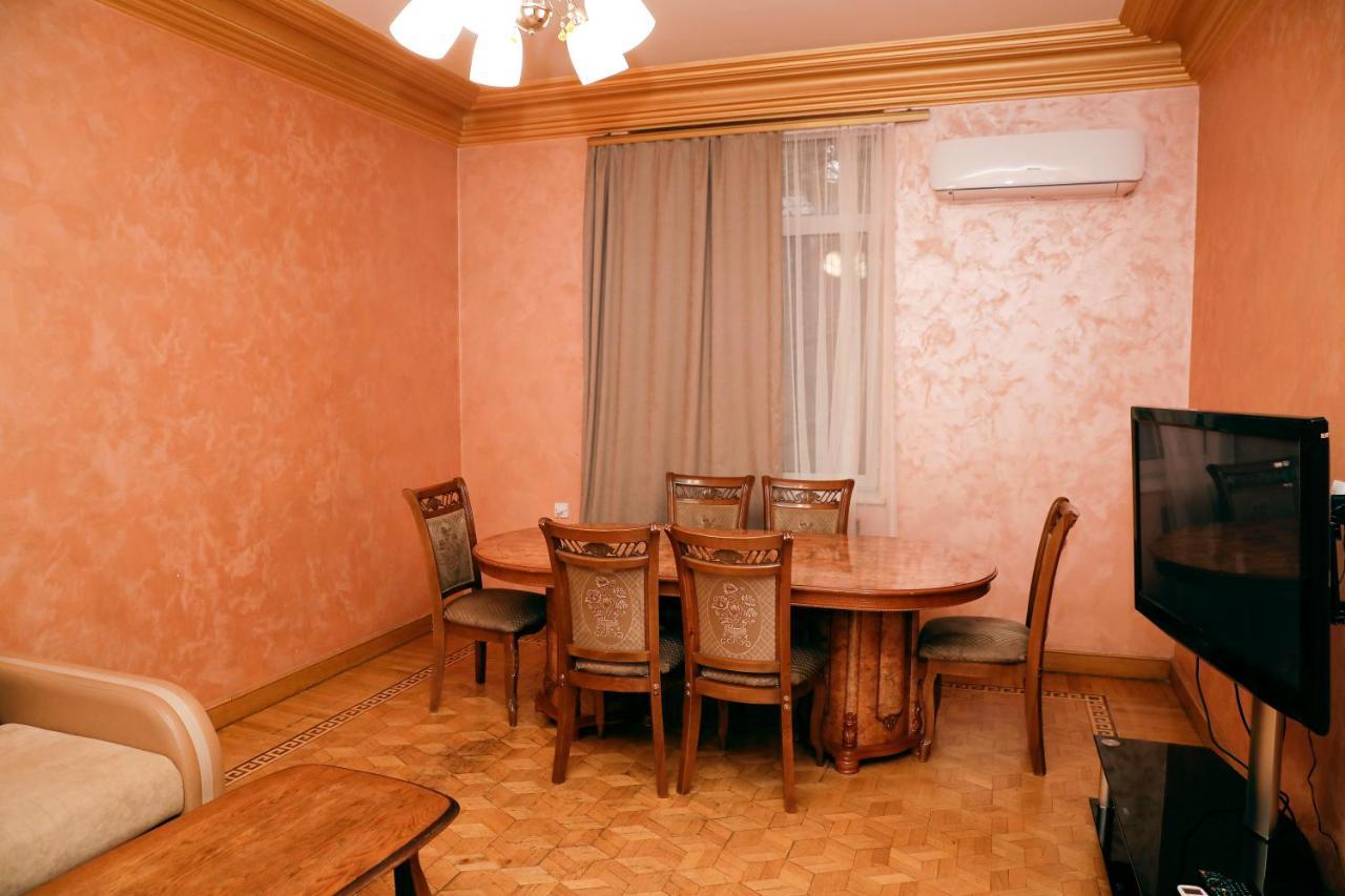 Big 3 Room Apartment On Republic Square Erivan Exterior foto