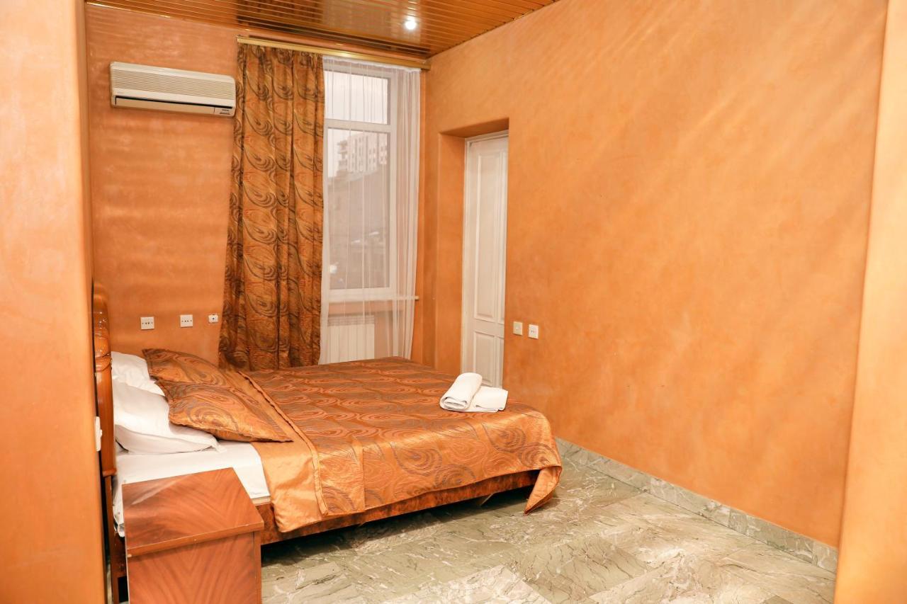 Big 3 Room Apartment On Republic Square Erivan Exterior foto