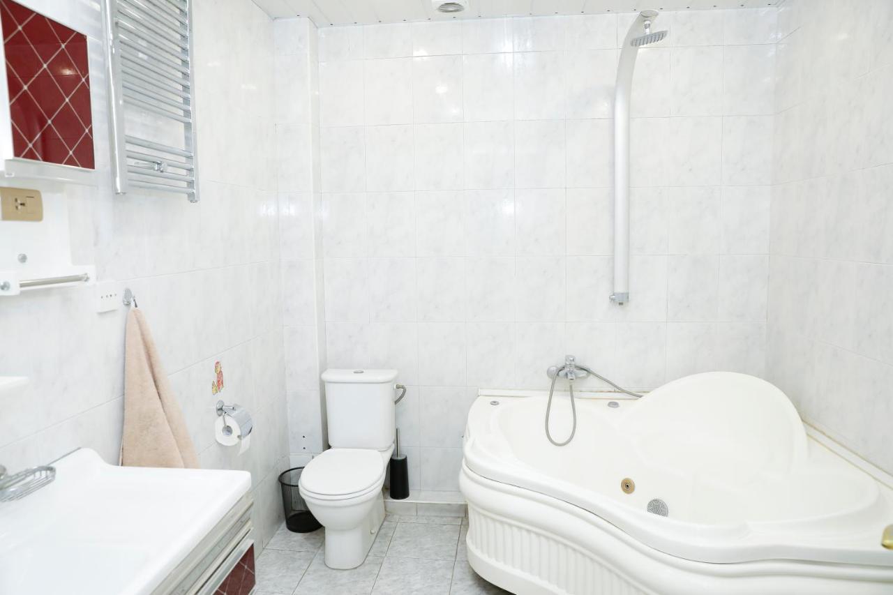 Big 3 Room Apartment On Republic Square Erivan Exterior foto