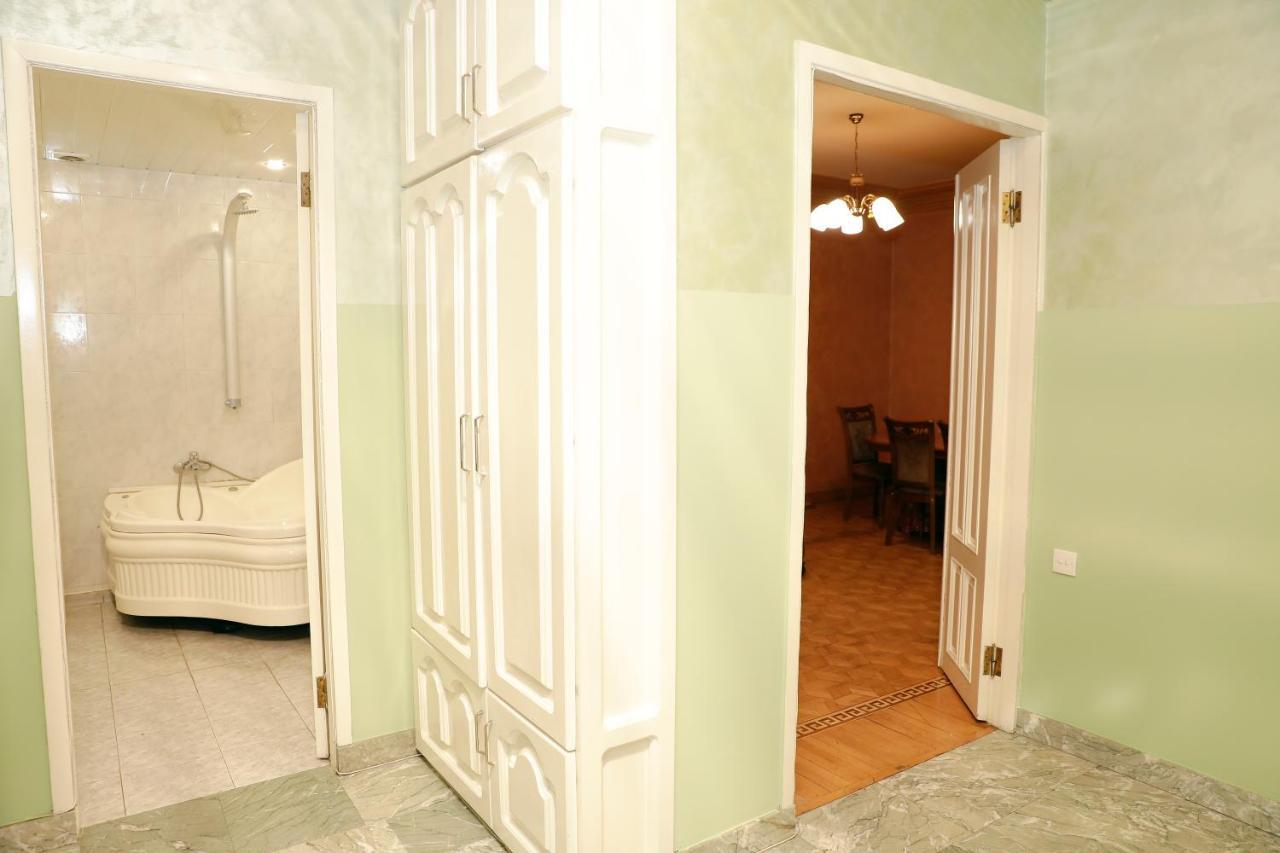 Big 3 Room Apartment On Republic Square Erivan Exterior foto